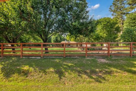 208 N Oak Hill Drive Huffman TX 77336