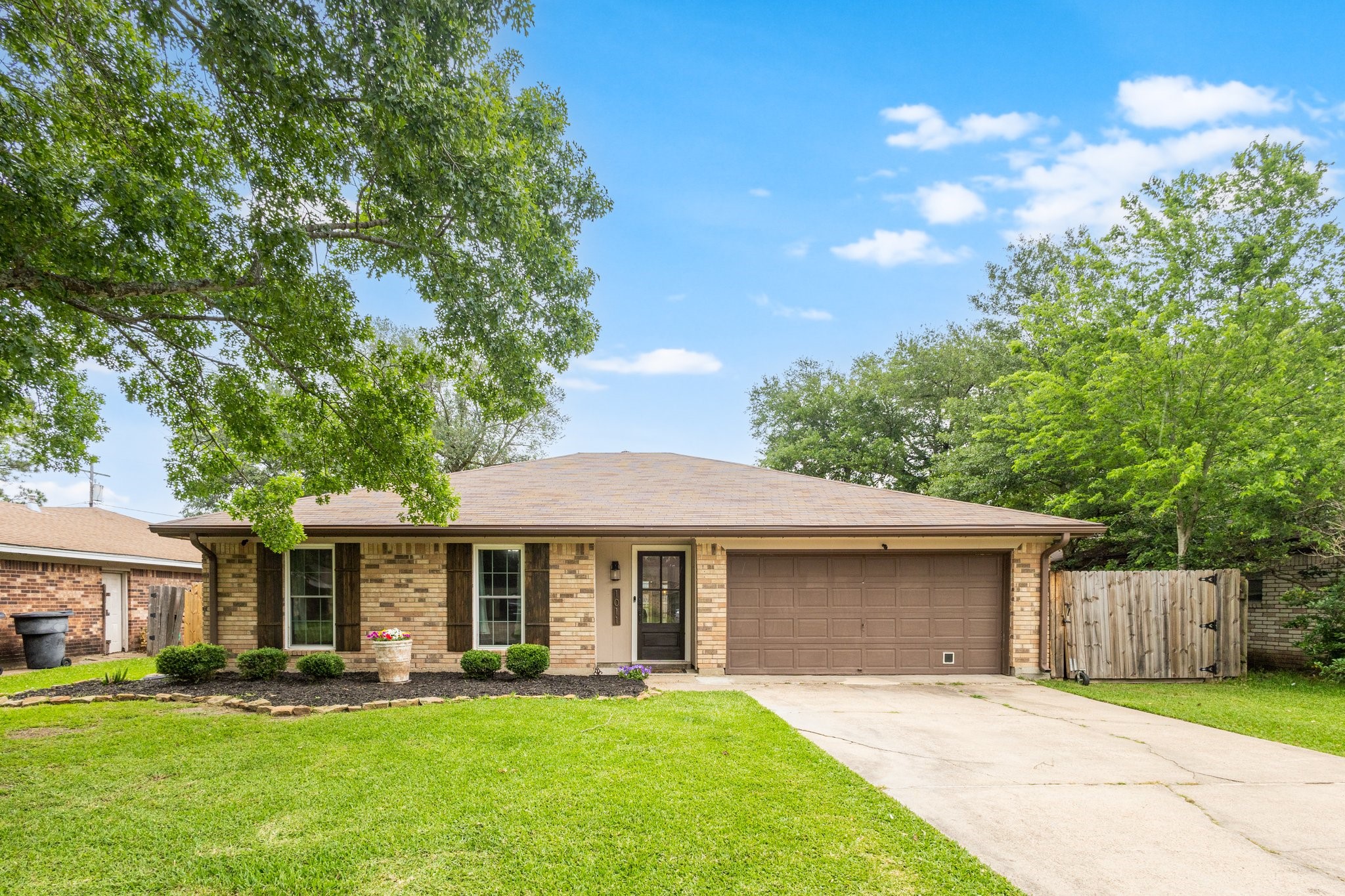 1011 S 22nd Street Nederland TX 77627