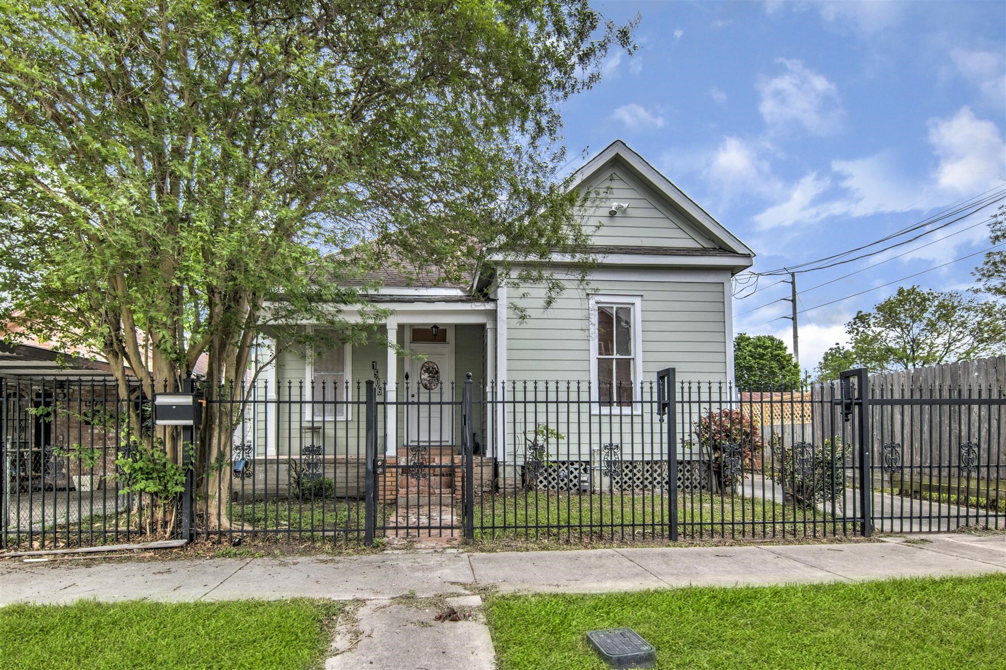 1506 Everett Street Houston TX 77009