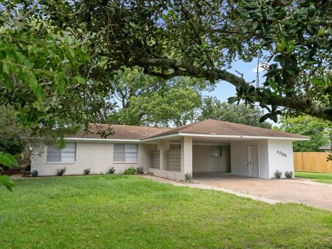 1705 Spruce Street Bay City TX 77414