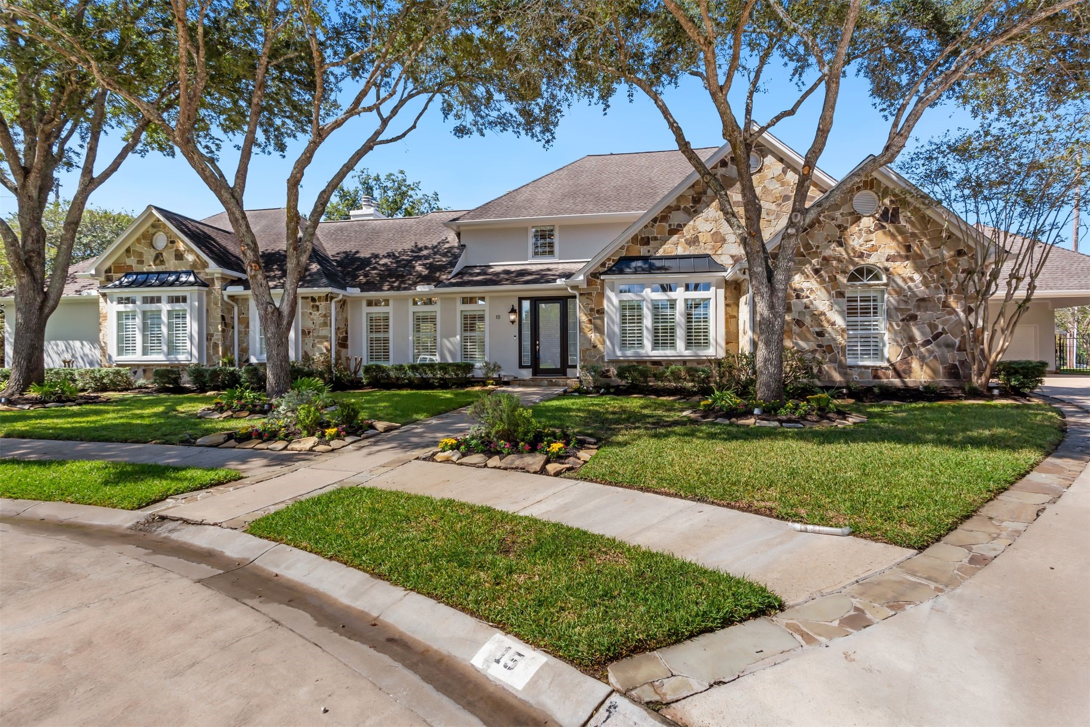 15 Dartmoor Court Sugar Land TX 77479
