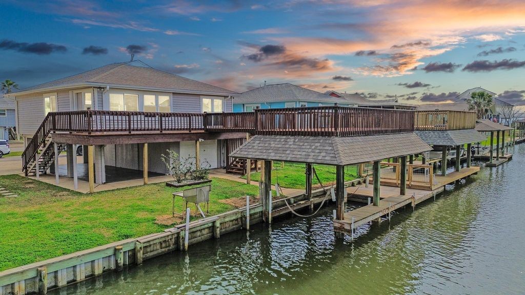 485 Pompano Street Hitchcock TX 77563