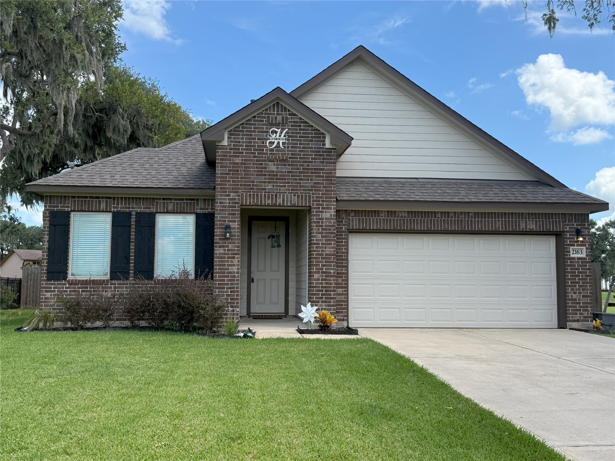 2163 Twin Lakes Boulevard West Columbia TX 77486