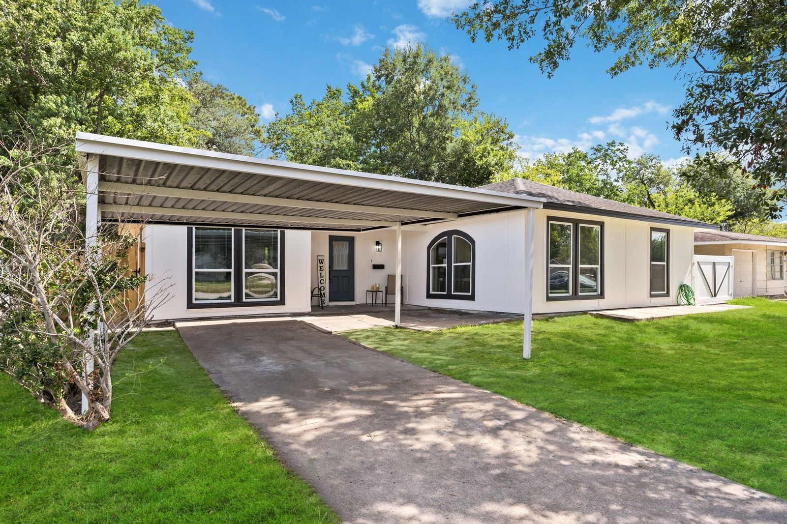 5727 Bellfort Street Houston TX 77033