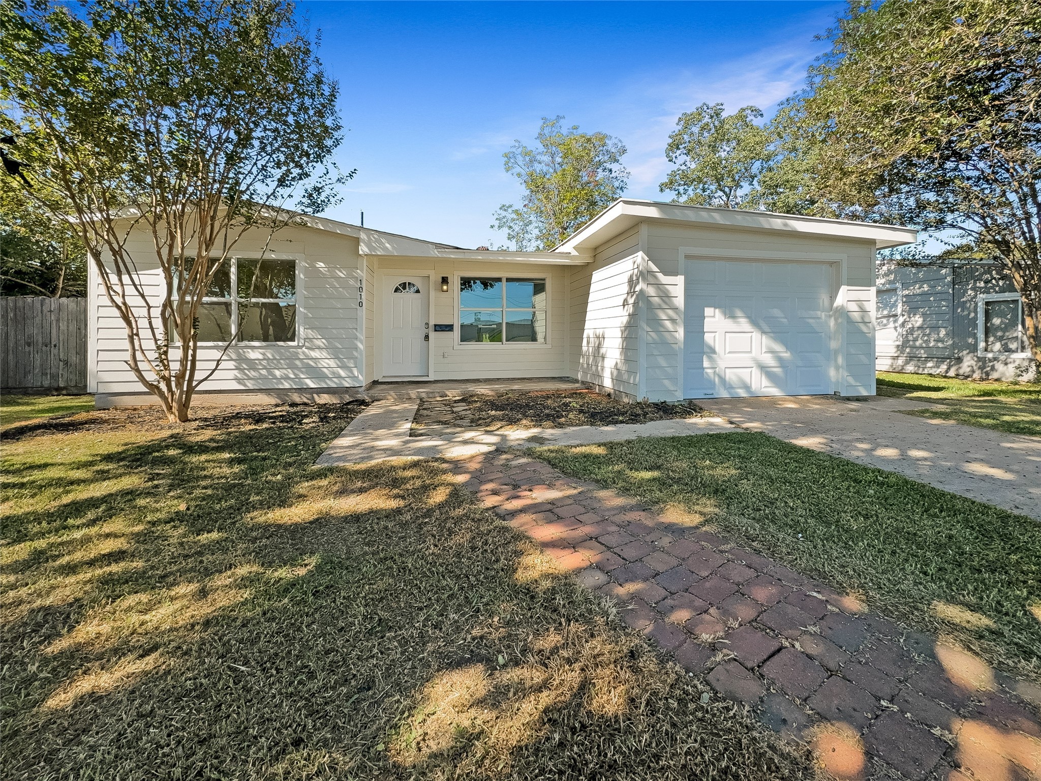 1010 S 2nd Street La Porte TX 77571