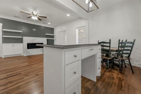 1557 E East William J Bryan Parkway Bryan TX 77803