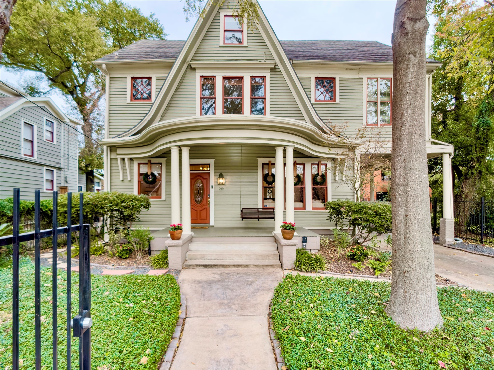 219 Emerson Street Houston TX 77006
