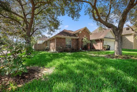 4303 Alysheba Friendswood TX 77546