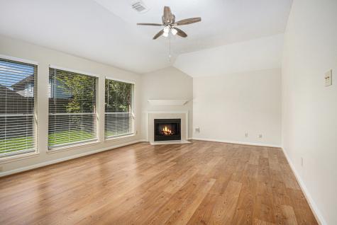 4303 Alysheba Friendswood TX 77546