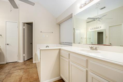 4303 Alysheba Friendswood TX 77546