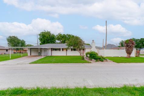 140 Bay Ridge Drive Beach City TX 77523