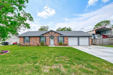 1902 Tracy Lynn Lane Alvin TX 77511