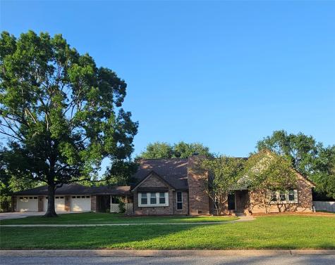122 Briarwood Lane Bellville TX 77418