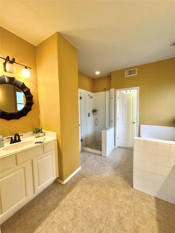 3911 Clarestone Drive Pearland TX 77584