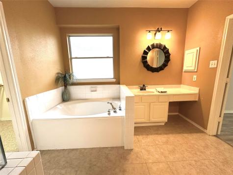 3911 Clarestone Drive Pearland TX 77584
