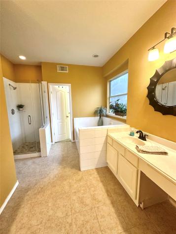 3911 Clarestone Drive Pearland TX 77584