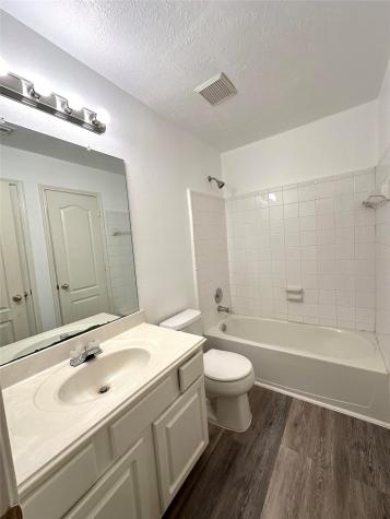 3911 Clarestone Drive Pearland TX 77584