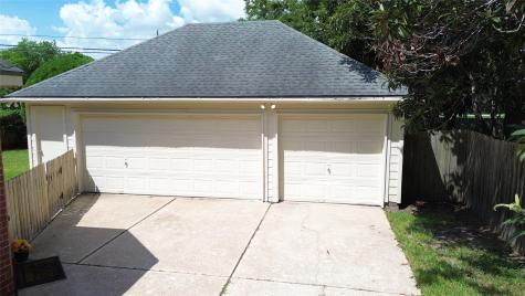 3911 Clarestone Drive Pearland TX 77584