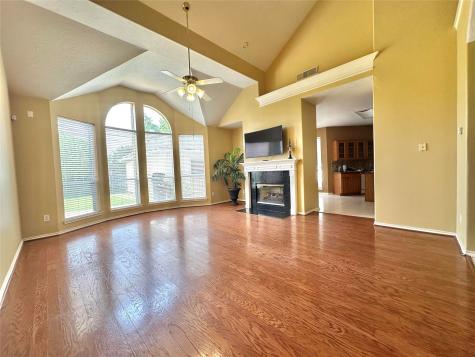 3911 Clarestone Drive Pearland TX 77584