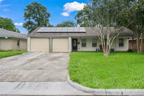 2713 Woodlawn Street Dickinson TX 77539