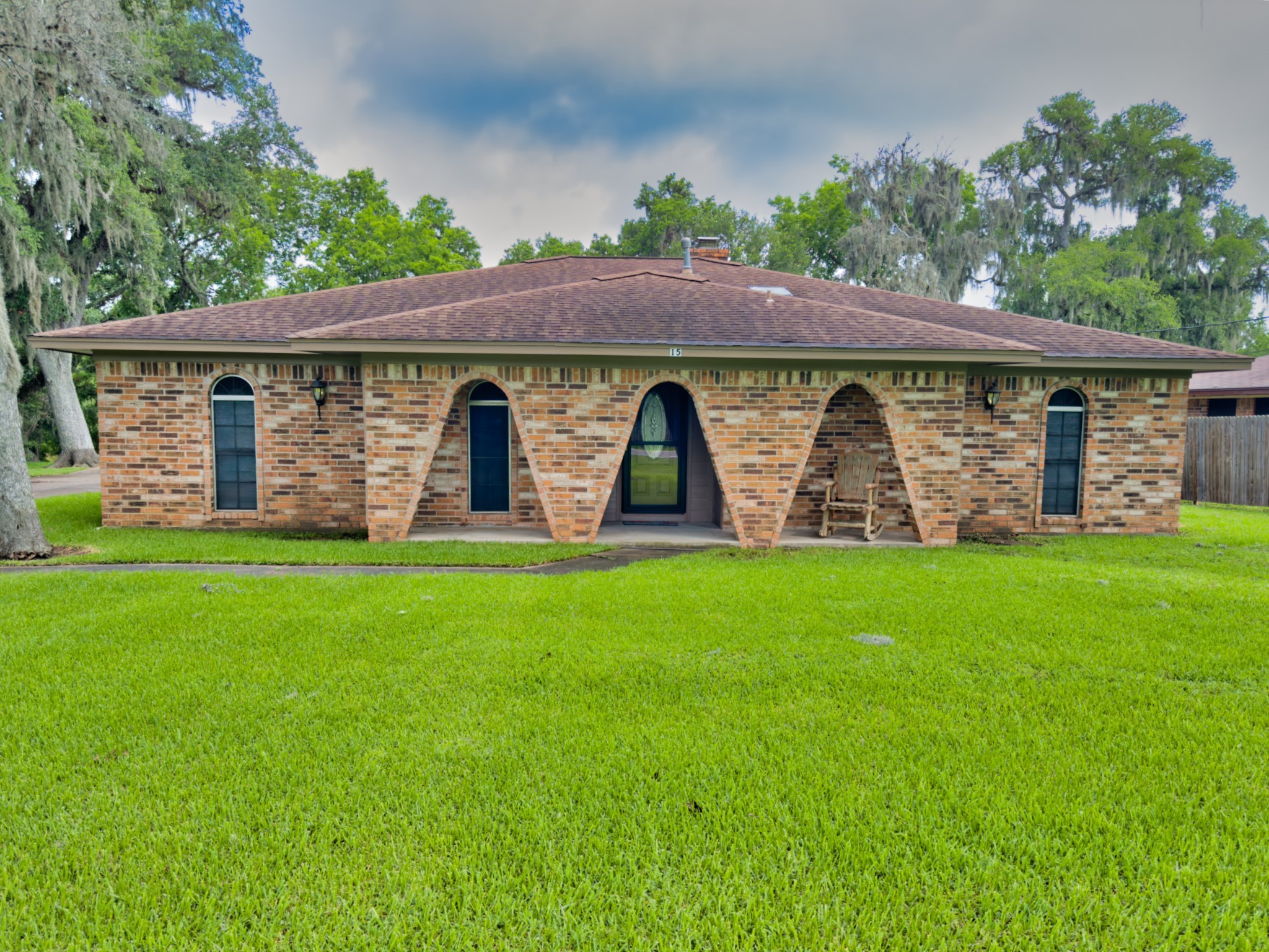 15 Robinhood Lane Clute TX 77531