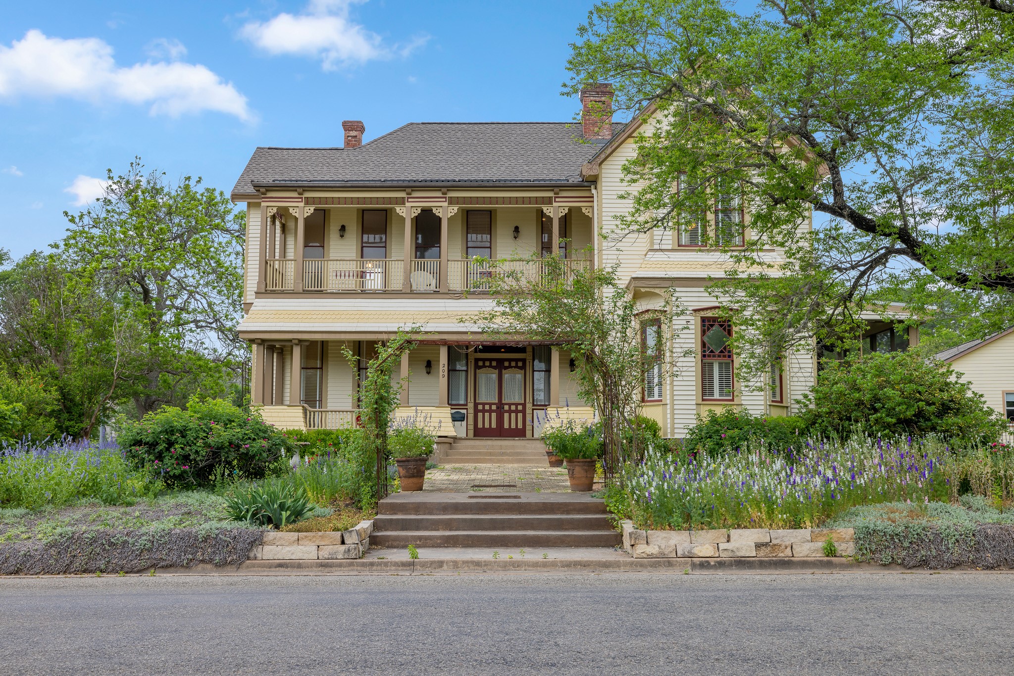 209 E Fannin Street La Grange TX 78945