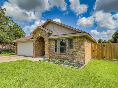 1209 Fair Drive Angleton TX 77515
