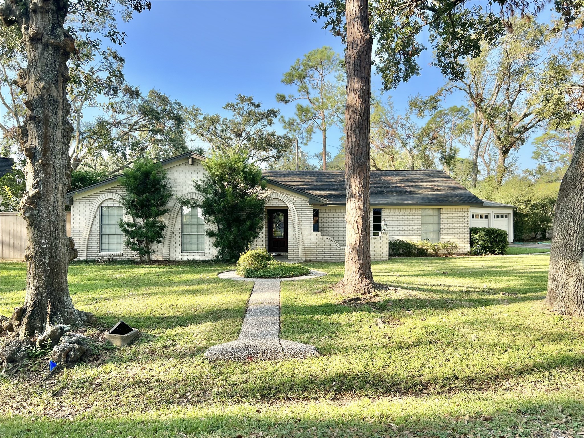 302 Silver Saddle Drive Angleton TX 77515