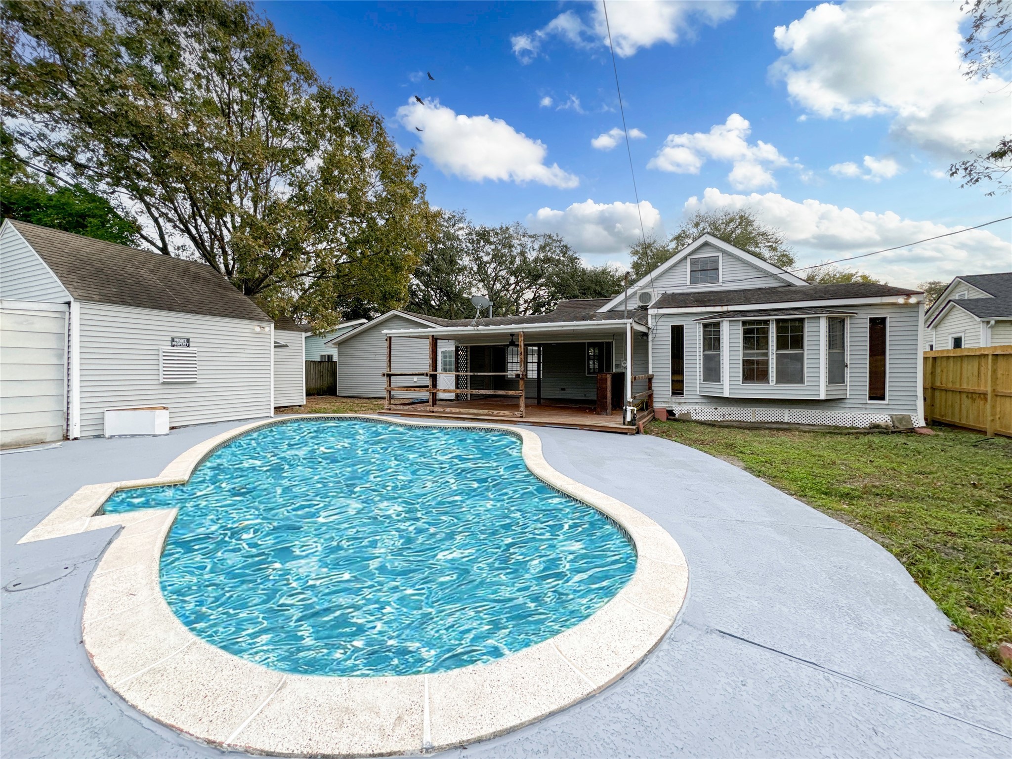 712 10th Avenue N Texas City TX 77590