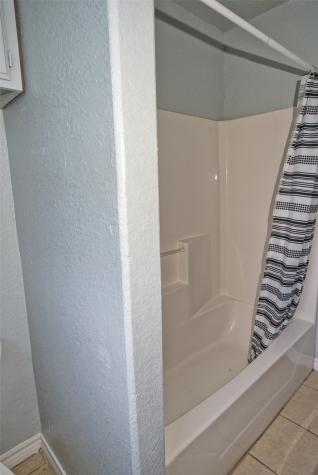 1619 W 8th Street Freeport TX 77541