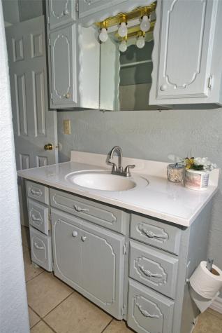 1619 W 8th Street Freeport TX 77541