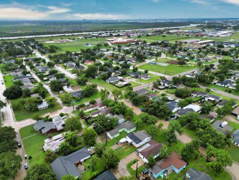 1619 W 8th Street Freeport TX 77541