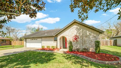 108 Southern Oaks Drive Lake Jackson TX 77566