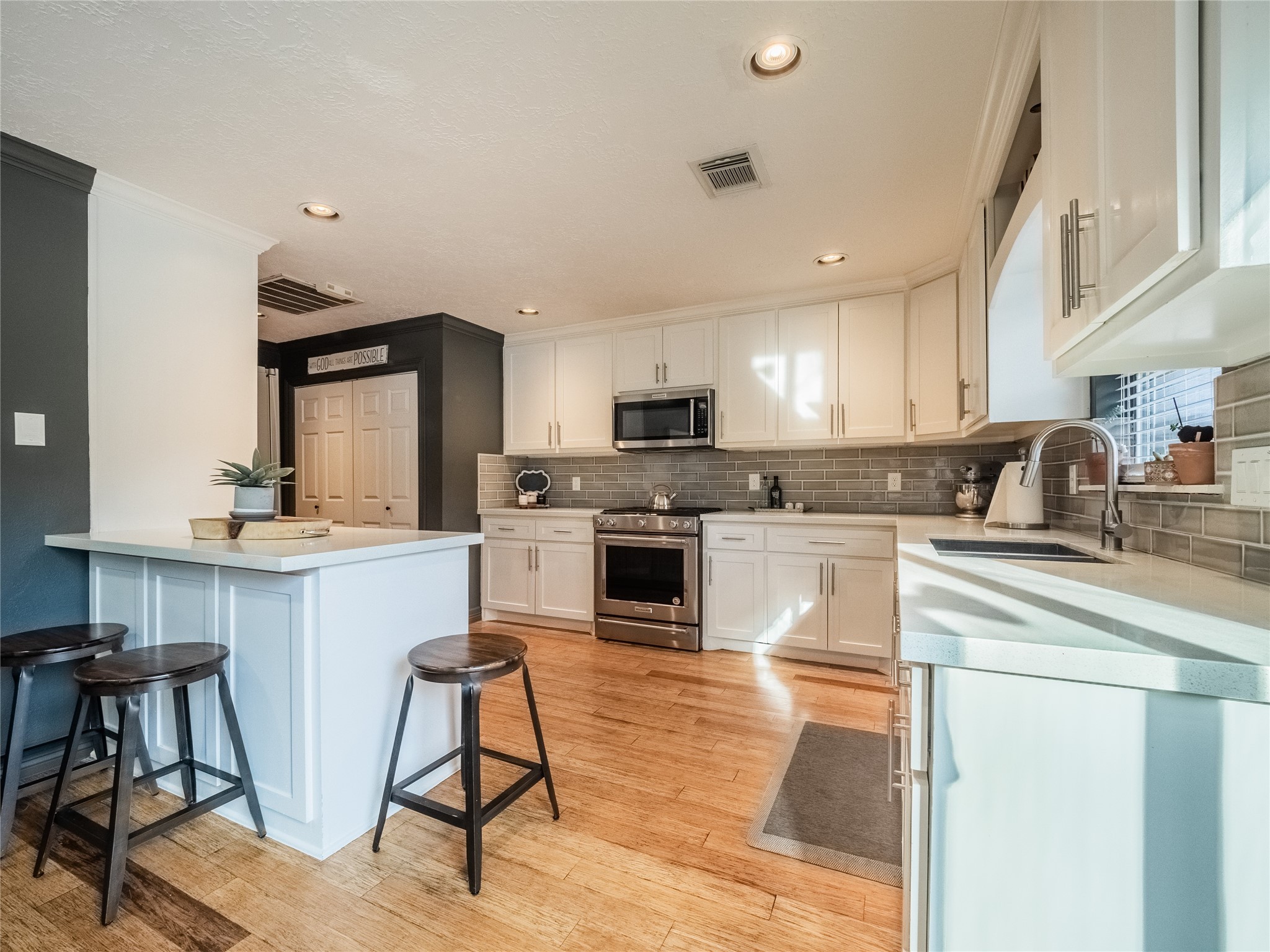 1917 Lori Court Seabrook TX 77586