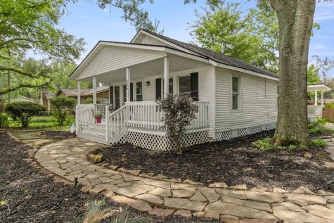 306 N Chestnut Street Tomball TX 77375