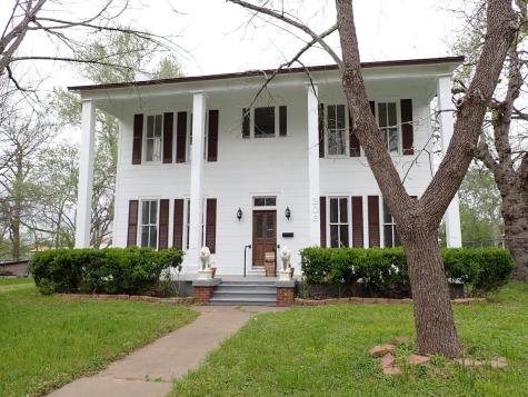 206 W 1st Street Wharton TX 77488