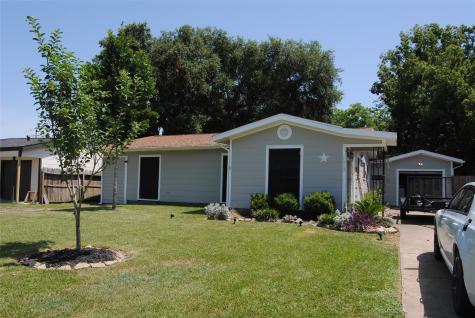 1013 18th Avenue N Texas City TX 77590