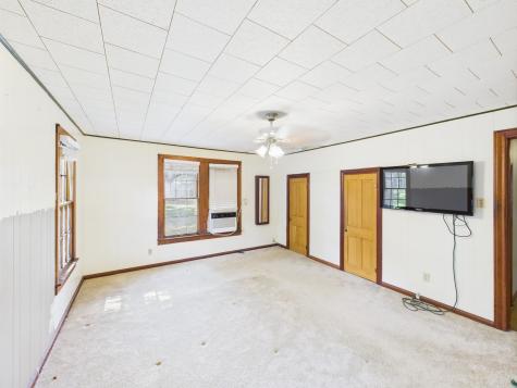 305 W Converse Street Weimar TX 78962