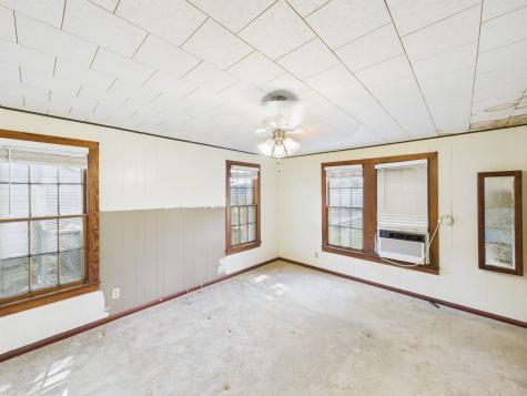 305 W Converse Street Weimar TX 78962
