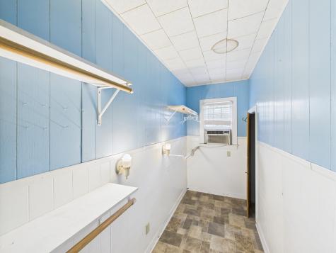 305 W Converse Street Weimar TX 78962