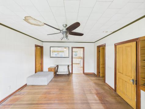 305 W Converse Street Weimar TX 78962