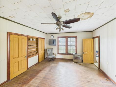 305 W Converse Street Weimar TX 78962