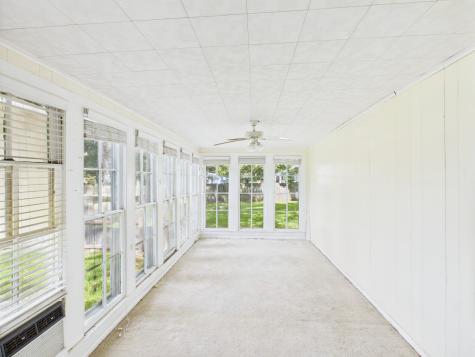 305 W Converse Street Weimar TX 78962