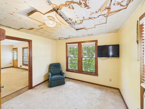 305 W Converse Street Weimar TX 78962