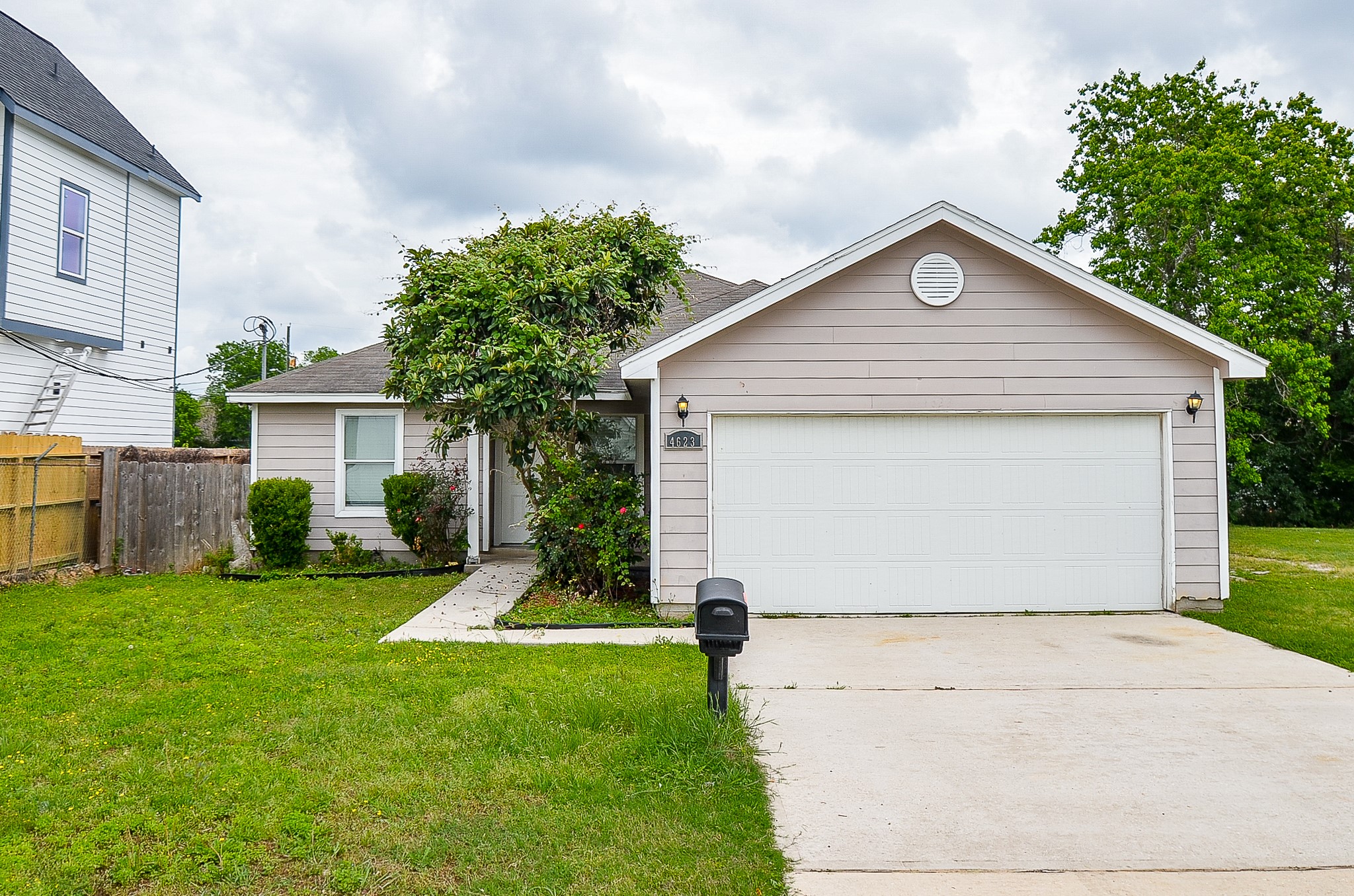 4623 Stassen Street Houston TX 77051