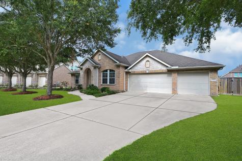 2111 Bayou Cove Lane League City TX 77573