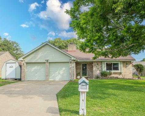 2709 El Camino Street Bay City TX 77414