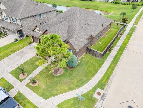 2309 Rosehill Garden Trail Pearland TX 77089