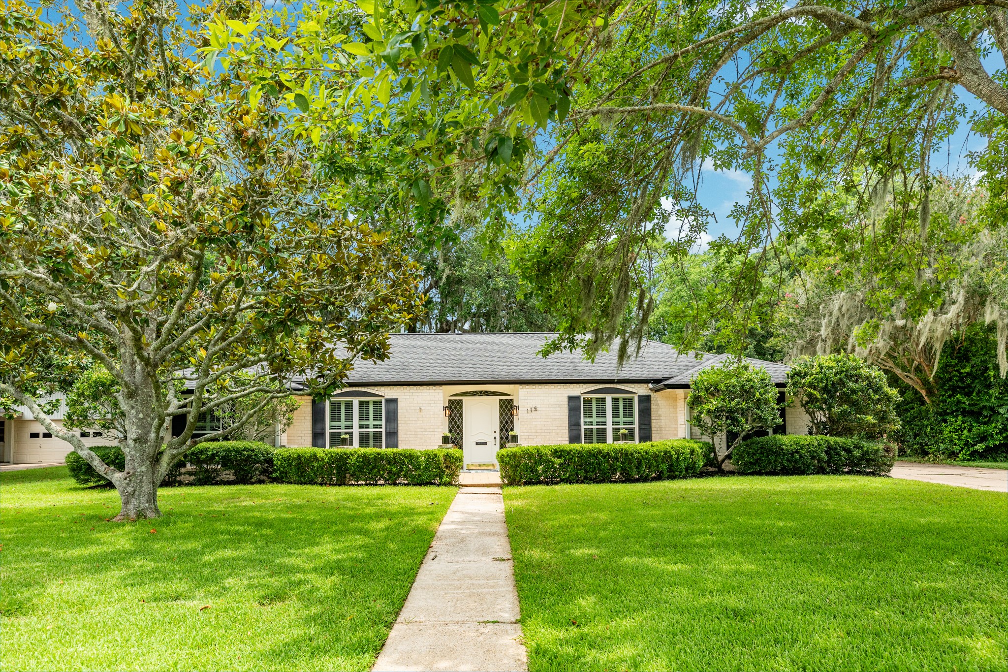 115 Redbud Street Lake Jackson TX 77566