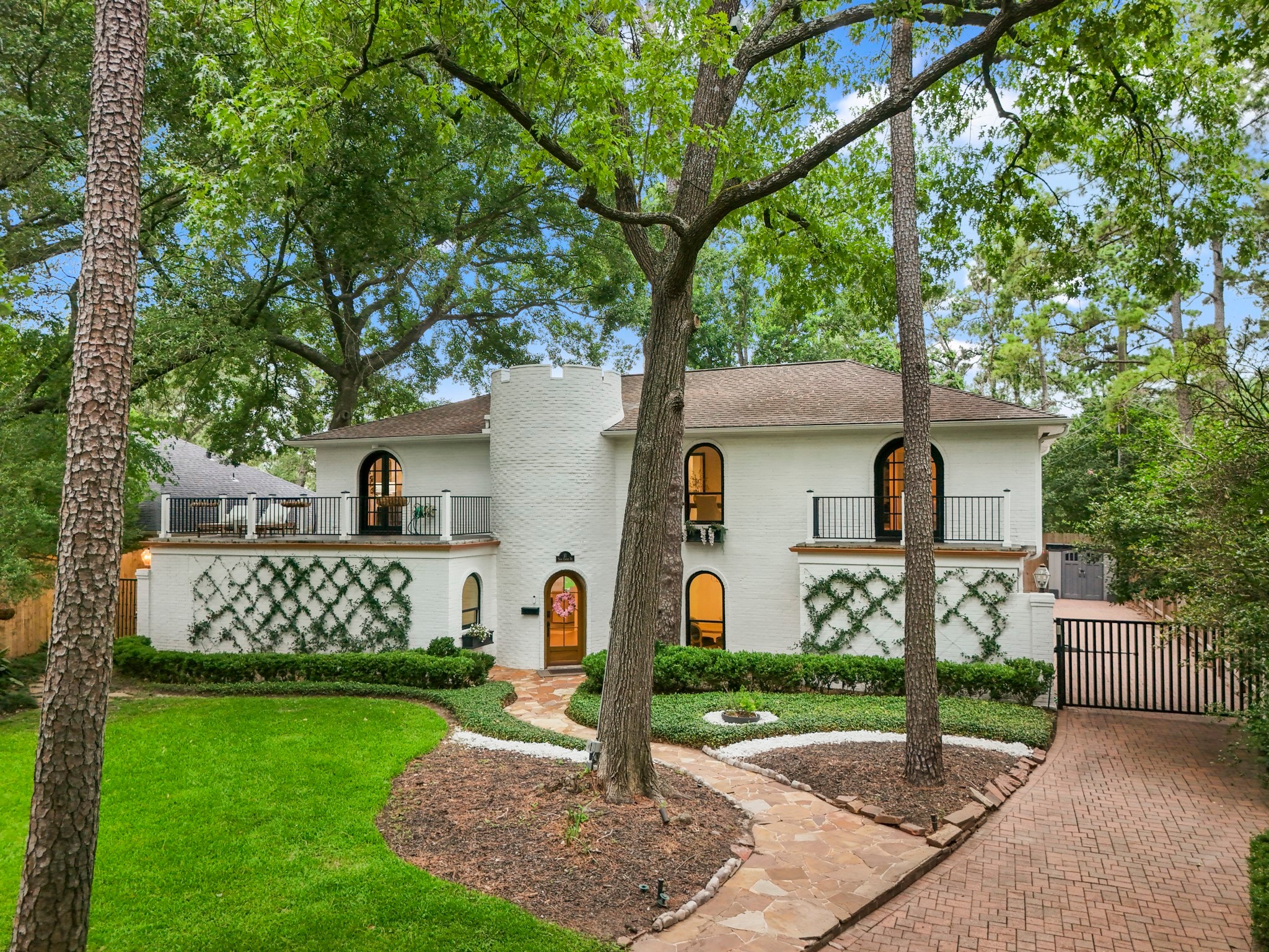 11 Twin Circle Drive Houston TX 77042
